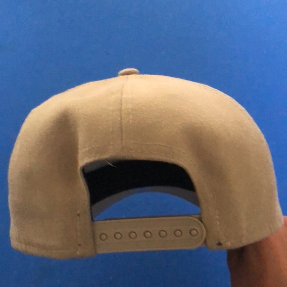 Normal hat and adjustable - Picture 3 of 3